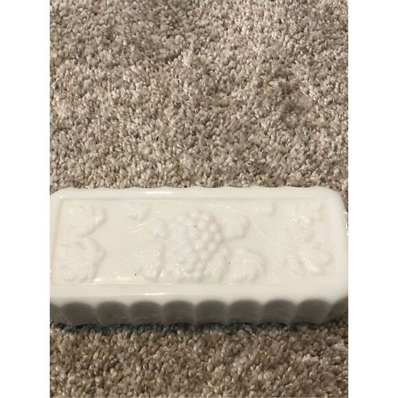 🌼5for$25🌼Creamy Mill White Grape Design Butter Dish Cover - Picture 1 of 7